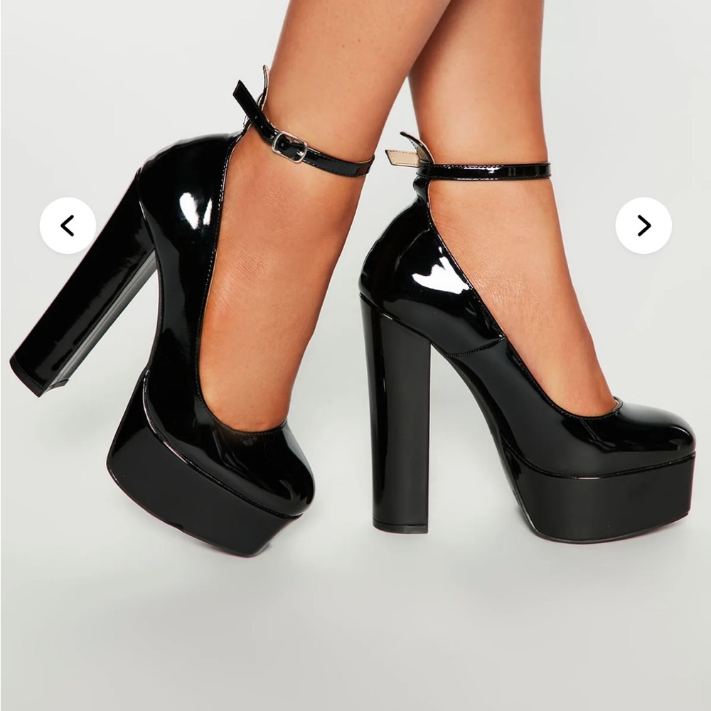 NWT - Elegant Patent Black Platform Heels